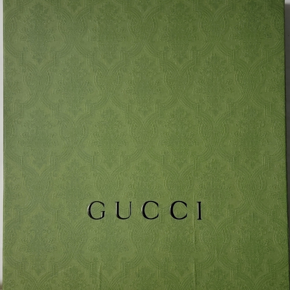 !!SOLD on VC!!!   GUCCI Gorgeous Huge Apricot Floral Silk Scarf - Picture 10 of 10